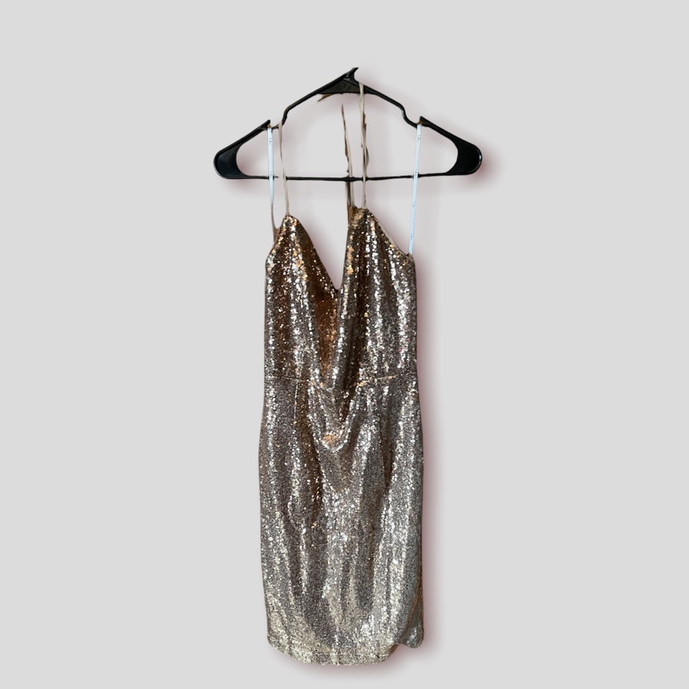 NWT Lulu’s sequin dress